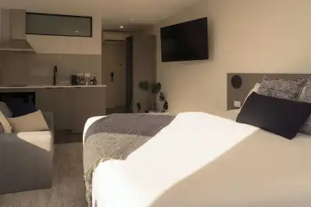 429 Apartments and Suites - 75