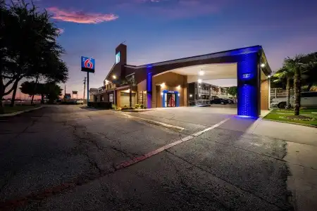 Motel 6 Plano, TX - Plano Northeast - 0