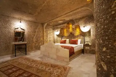 Roma Cave Suite - 55