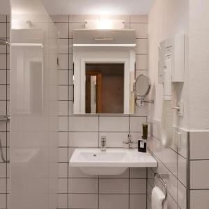Newton Heilbronn - 42