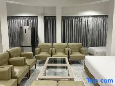 Mall Suites - 580