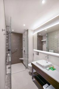 Hyatt Place Wasl District - 40