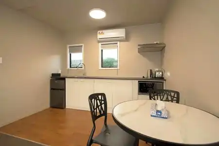 Middlemore Motel - 35