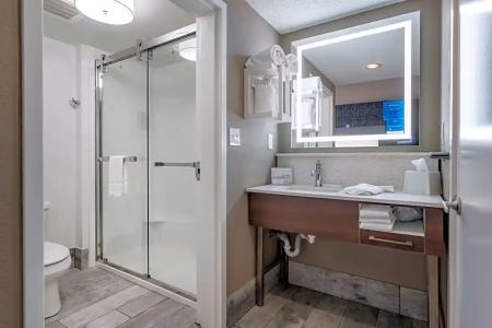 Hampton Inn & Suites Louisville East - 74