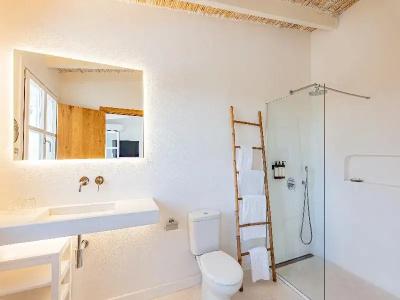 The Sea Club - 220