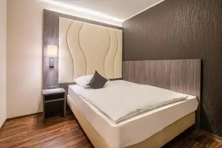 Plaza Inn Grevenbroich - 41