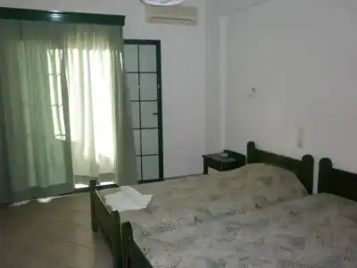 Zoe - 38