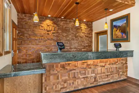 Best Western Plus Silver Saddle Inn - 1