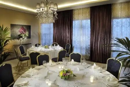 Ramada by Wyndham Downtown Dubai - 11