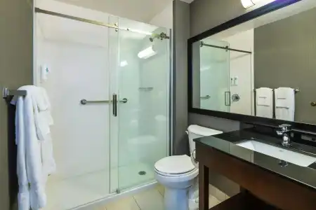 Comfort Inn Laval - 8