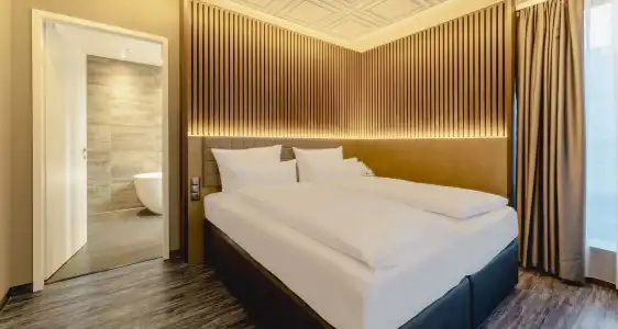 PLAZA Premium - 40