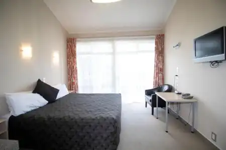 The Avenue - 103