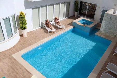 100 Boutique Living - 48