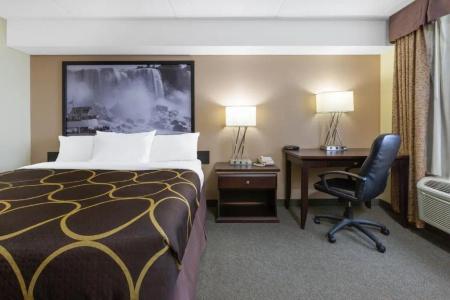 Travelodge by Wyndham Niagara Falls at the Falls - 19