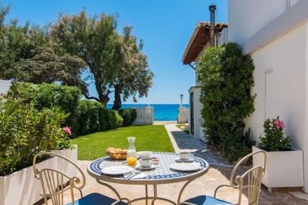 The Sea Club - 136