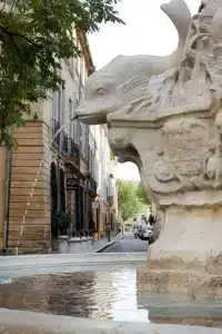 Les Quatre Dauphins - 10