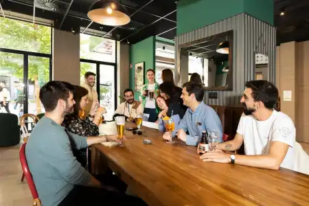 LATROUPE Grand Place Hostel - 26