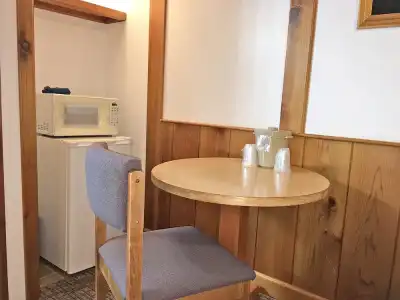 Park Motel and Cabins - 221