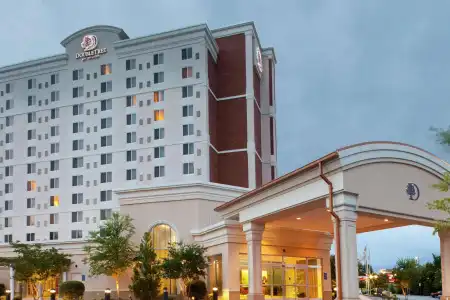 DoubleTree by Hilton Greensboro - 0