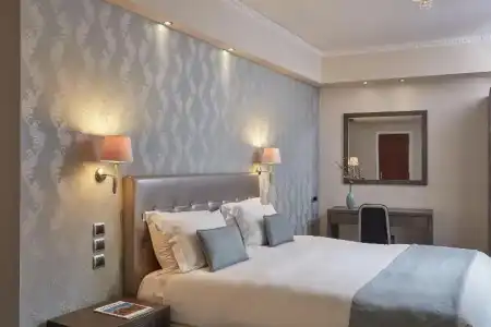AVA & Suites - 31