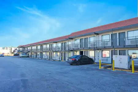 Super 7 Inn Dallas Near Duncanville - 15
