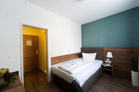 Bernstein Acamed Resort - 29