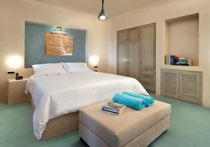 Voreina Gallery Suites - 33