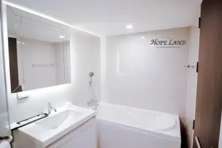 Hope Land Sukhumvit 8 - 137
