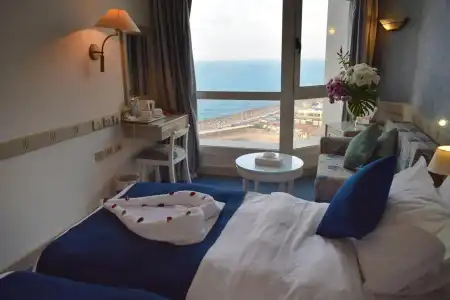 Romance Alexandria - 25