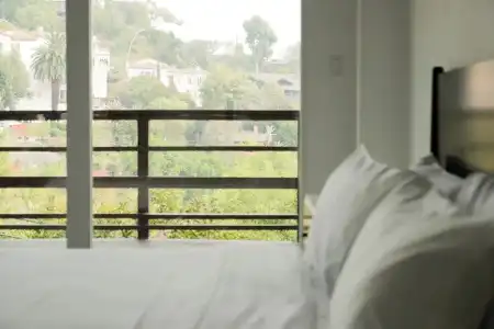 Hollywood Hills - 72