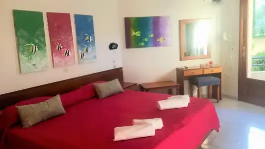 John & Mary's Studios - 168