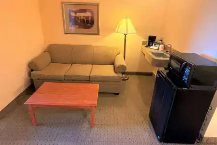 Super 8 by Wyndham Topeka at Forbes Landing - 6