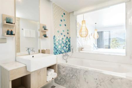 LIV Phuket Patong Beachfront - 9