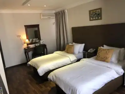 Gondola & Suites - 38