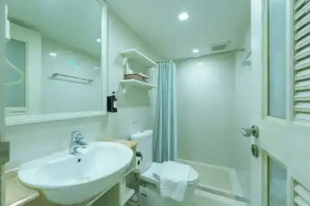 Sabai Sathorn - 96