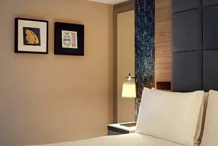 DoubleTree by Hilton London West End - 39