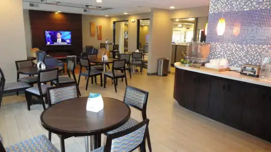 MainStay Suites Midland - 12