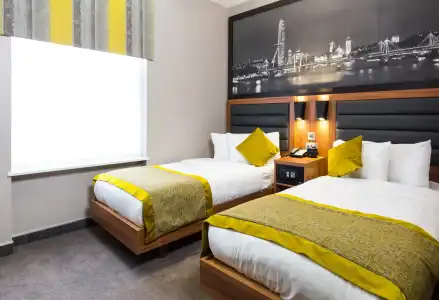 London Court - 6