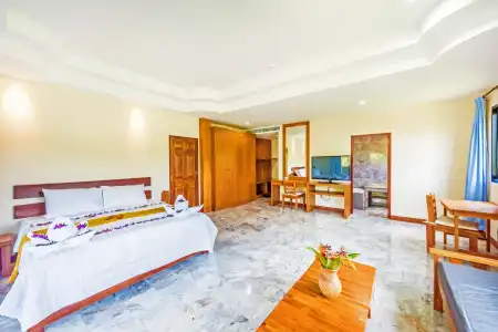 Ocean Pie Phuket - 1
