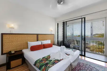 The Boathouse Apartments - 4