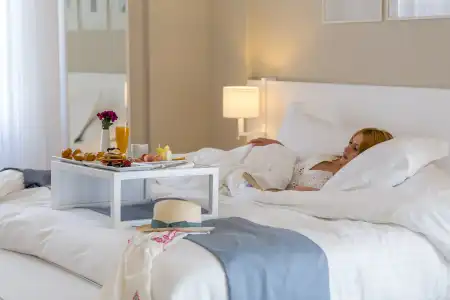 Acroterra Rosa Luxury Suites & Spa - 4