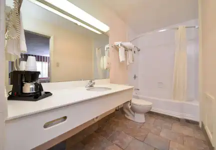 Americas Best Value Inn Lubbock E - 8
