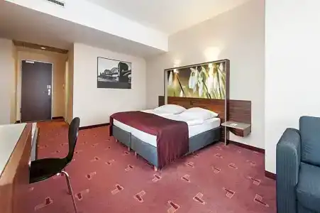 Premier Inn Köln City Mediapark - 70