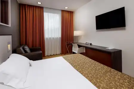Best Western Falck Village - 57