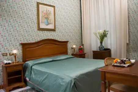 Beatrice - 46
