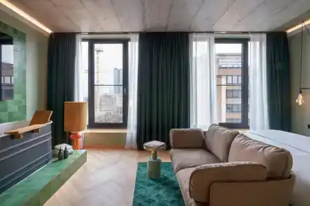 Gekko House, Frankfurt, a Tribute Portfolio - 132