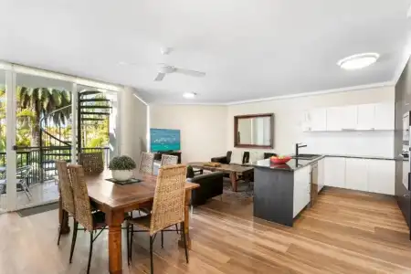 Noosa Tropicana - 33