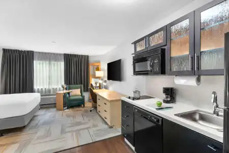Sonesta Simply Suites Austin South - 35