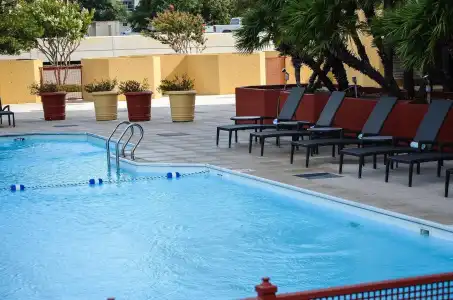 DoubleTree by Hilton Houston - Greenway Plaza - 17