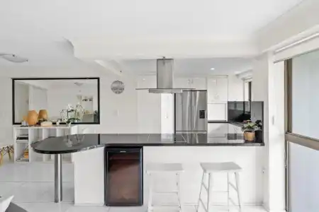 Gemini Court Holiday Apartments - 483